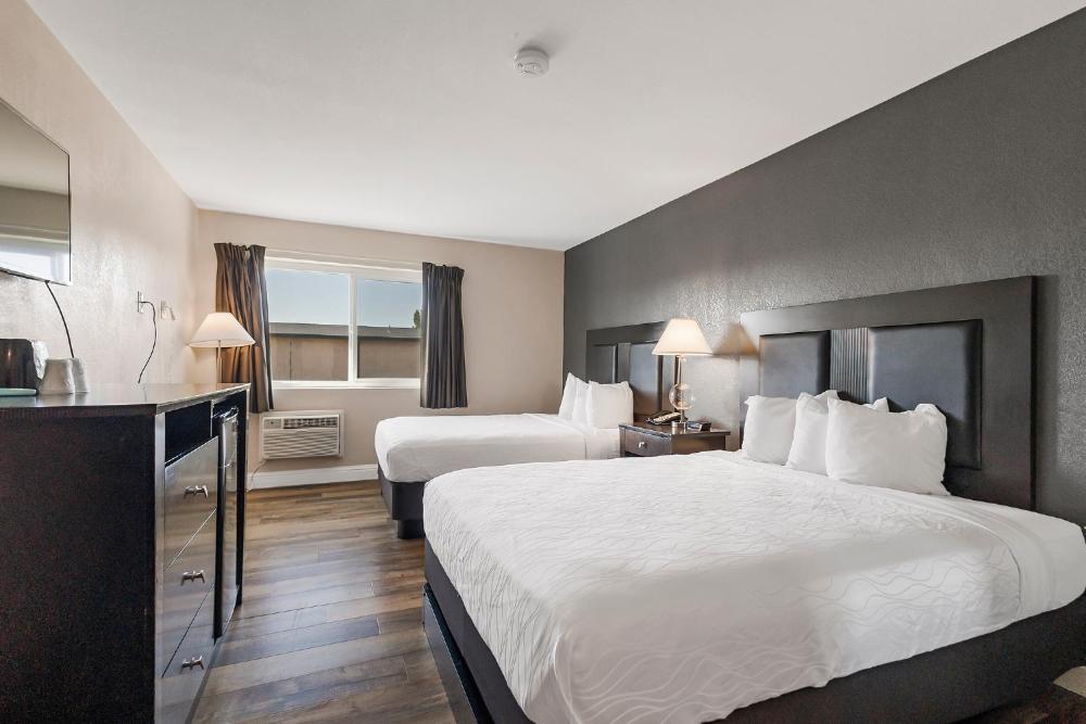 Double Room with Two Double Beds interior